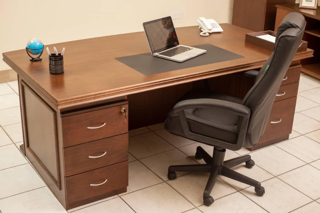 Management Desk